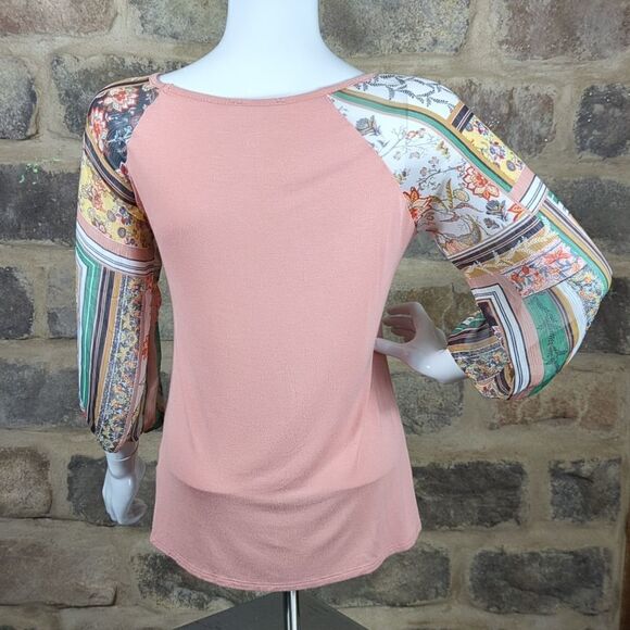 Les Amis Top Woman's Size Small Pink Raglan Sheer Sleeves Boho Print 3/4 Sleeve - Picture 6 of 14